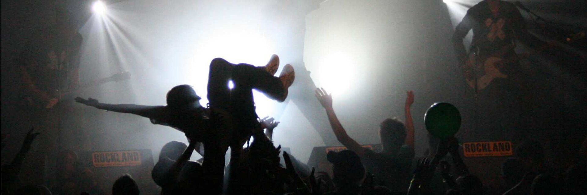 Stage diving beim Talenterverstärker