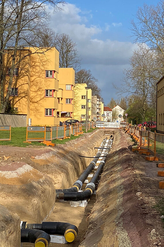 Blick auf die Fernwärme-Baustelle in der Pappelallee