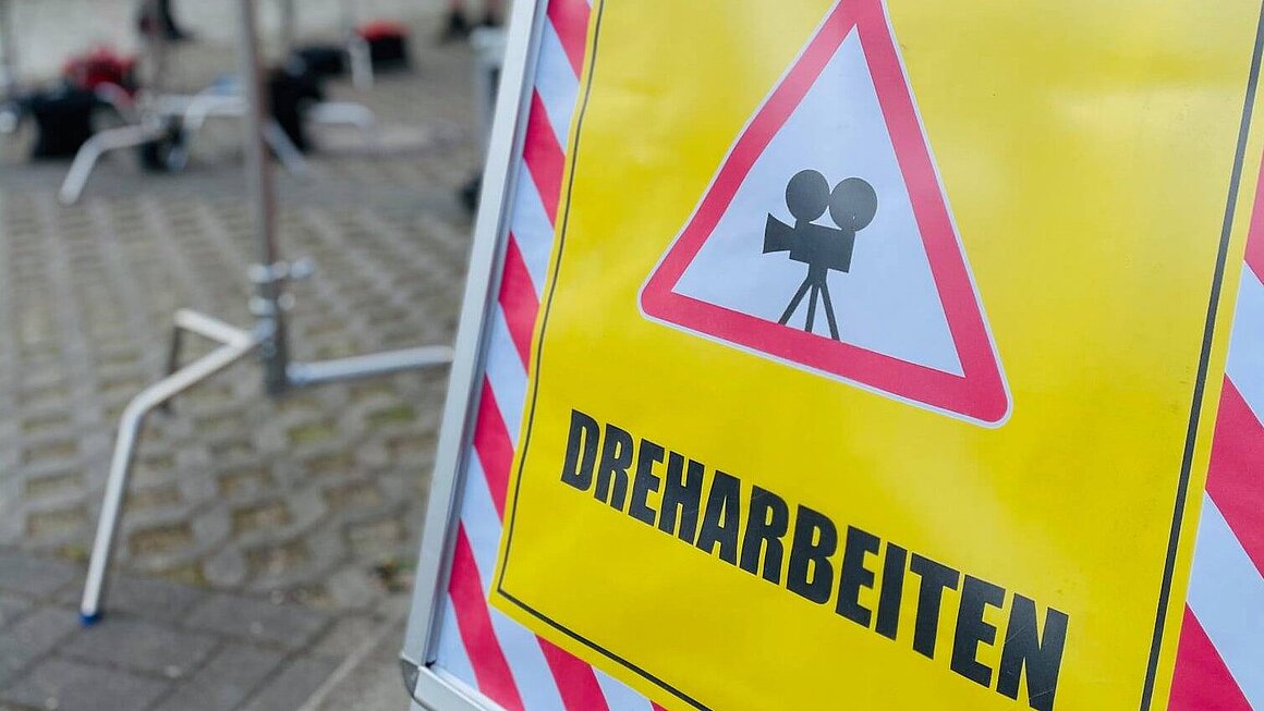 Hinweisschild "Achtung Dreharbeiten"